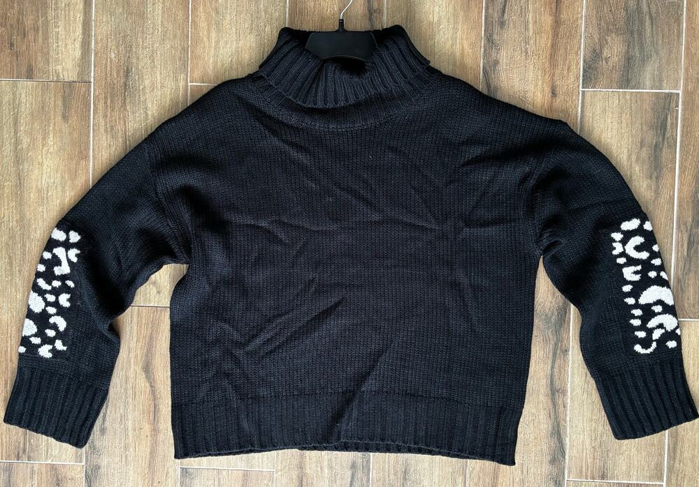 Esqualo Cropped Black Turtleneck Sweater Graphic Sleeve Chunky Knit M NWT